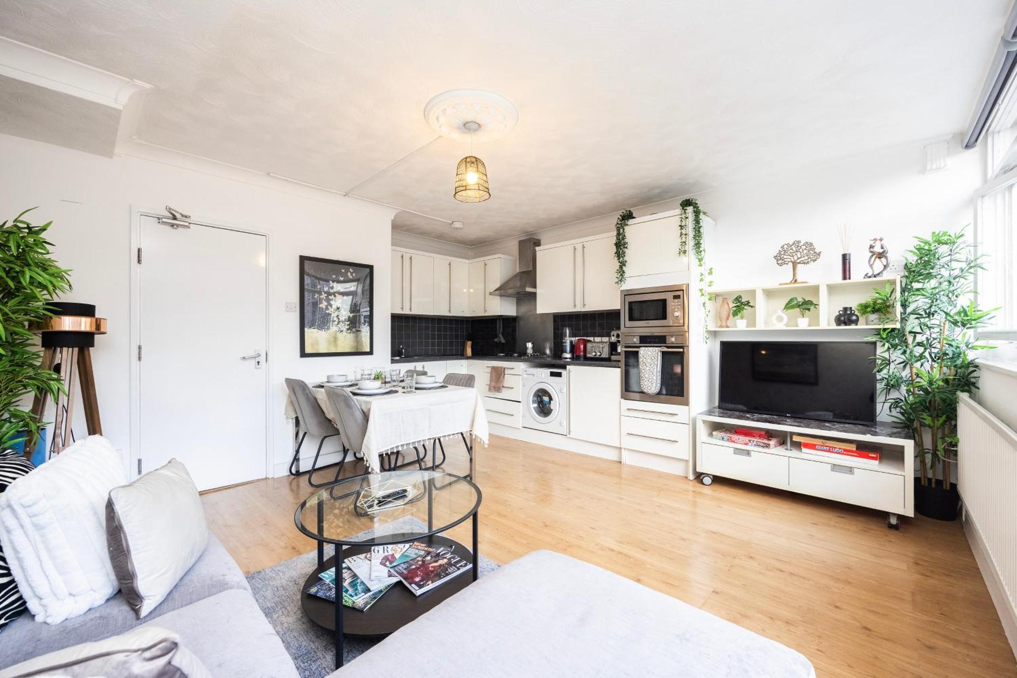 Trendy 4 Bed Apartment Near Vibrant Shoreditch W Balcony And Walking Distance To Tube ลอนดอน ภายนอก รูปภาพ